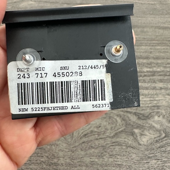 Gold Design Elegant Gold and crystal stone Earrings - Picture 3 of 3